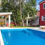 아파트 Ayni With Private Pool - Happy