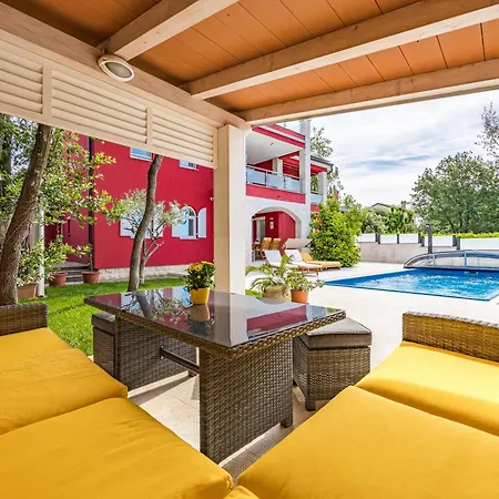 Ayni - Happy Apartment Umag