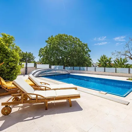 Ayni With Private Pool - Happy Apartament Umag