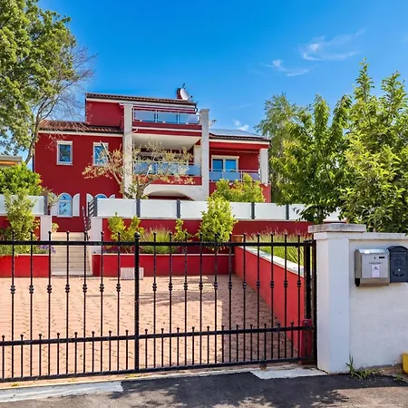 Apartament Ayni With Private Pool - Happy Umag